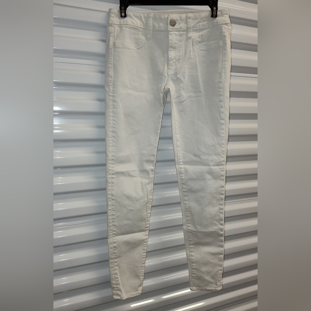 American Eagle Super Stretch/White Jeans size 2